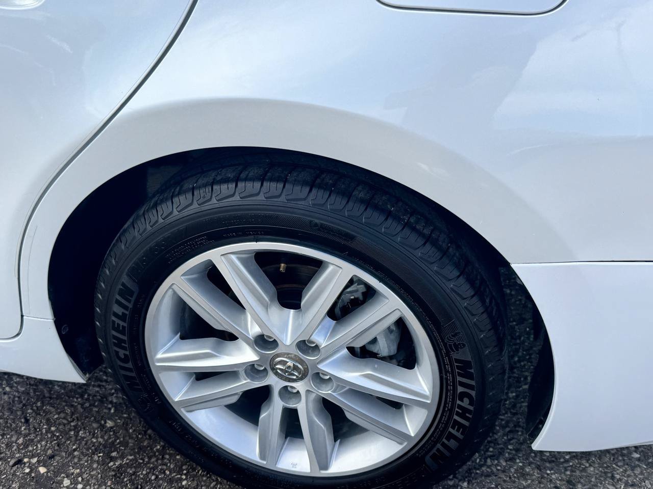 Used 2019 Toyota Camry XSE FWD image 11