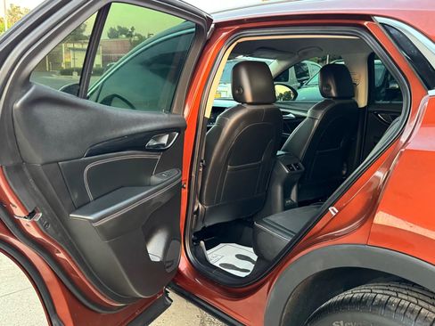 Used 2022 Buick Envision Essence w/ Technology Package I image 15