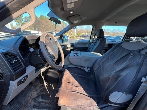 Used 2017 Ford F150 XL w/ Equipment Group 101A Mid image 9