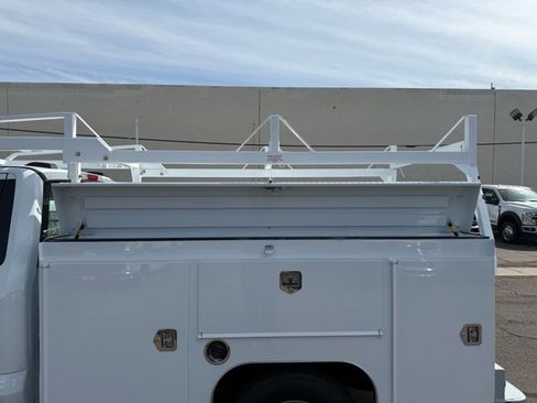 New 2026 Ford F250 XL w/ XL Chrome Package image 15