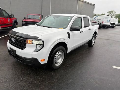 Used 2025 Ford Maverick XL w/ Equipment Group 102A AWD/4WD image 3