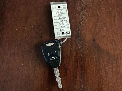 Used 2010 Chrysler Sebring Limited FWD image 24