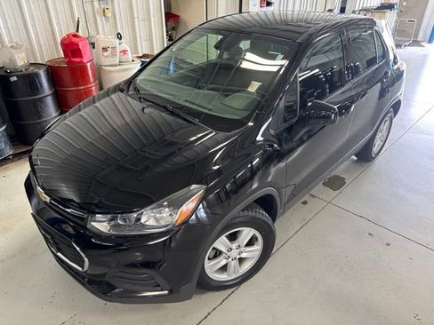 Used 2020 Chevrolet Trax LS FWD image 30