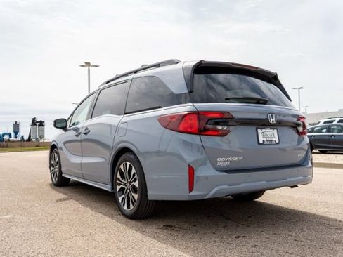New 2026 Honda Odyssey Elite image 5
