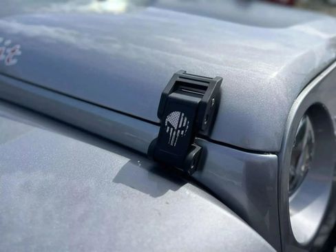 Used 2015 Jeep Wrangler Unlimited Sahara w/ Connectivity Group image 16