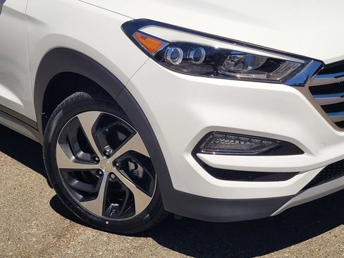 Used 2018 Hyundai Tucson Limited AWD/4WD image 9