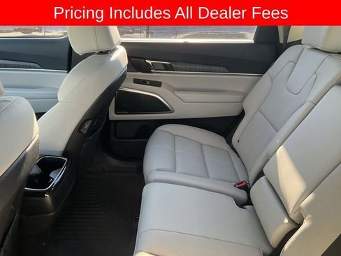 Used 2025 Kia Telluride SX FWD image 9