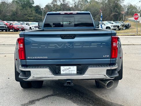 Used 2025 Chevrolet Silverado 3500 LTZ w/ LTZ Plus Package image 3