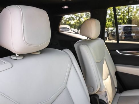 Used 2023 Cadillac XT6 Sport w/ Technology Package AWD/4WD image 38