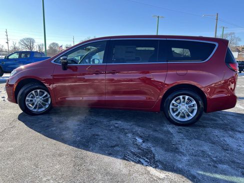 New 2026 Chrysler Pacifica Select image 7