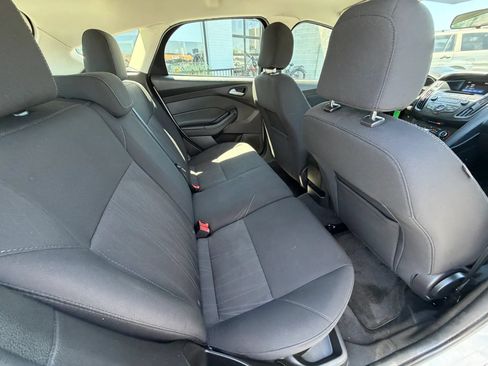 Used 2016 Ford Focus SE FWD image 15