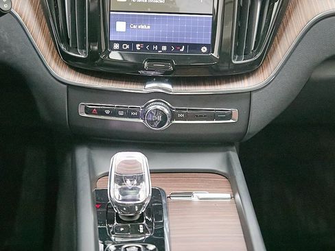 Used 2023 Volvo XC60 B5 Ultimate image 31