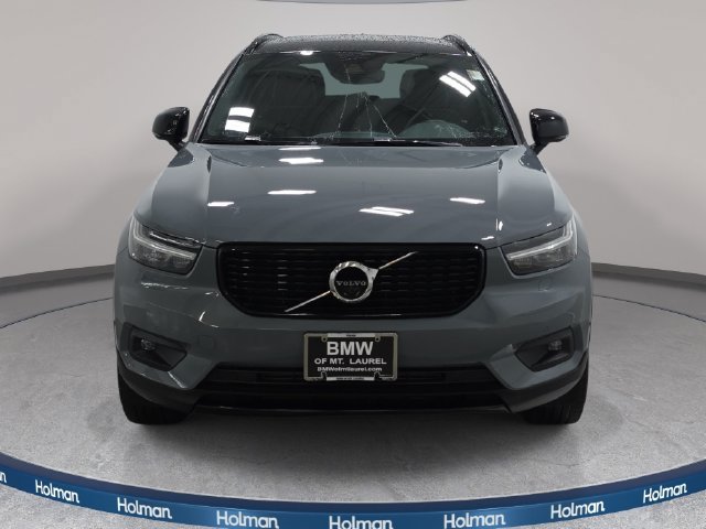 Used 2022 Volvo XC40 T5 R-Design w/ Protection Package AWD/4WD image 3