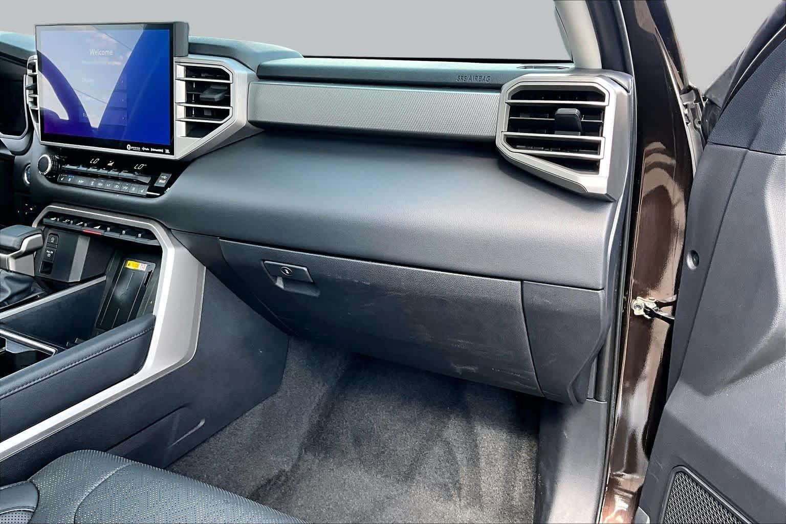 Used 2024 Toyota Tundra Limited AWD/4WD image 19