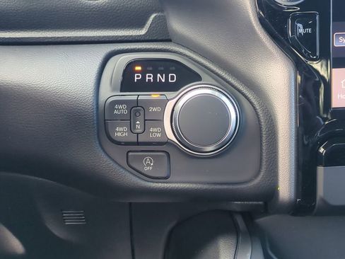 New 2026 RAM 1500 4x4 Crew Cab image 19