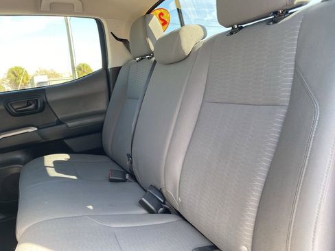 Used 2018 Toyota Tacoma SR5 image 12