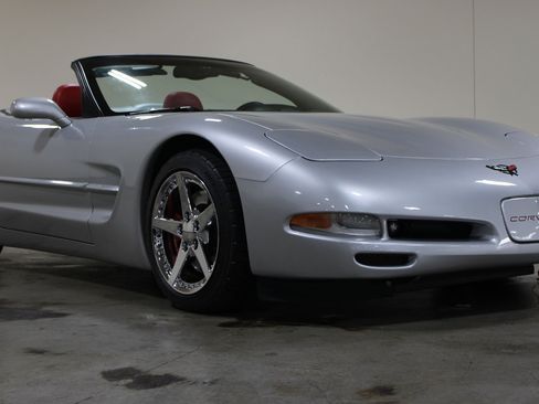 Used 2002 Chevrolet Corvette Convertible w/ Preferred Equipment Group2 RWD image 40