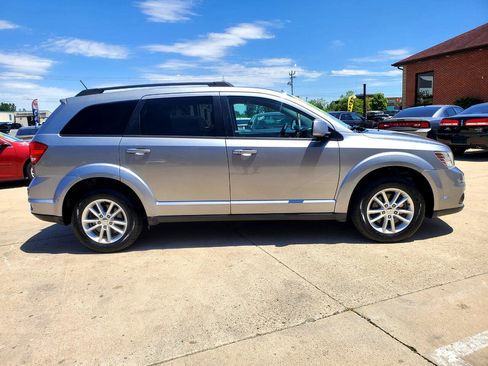 Used 2016 Dodge Journey SXT w/ Comfort/Convenience Group image 4