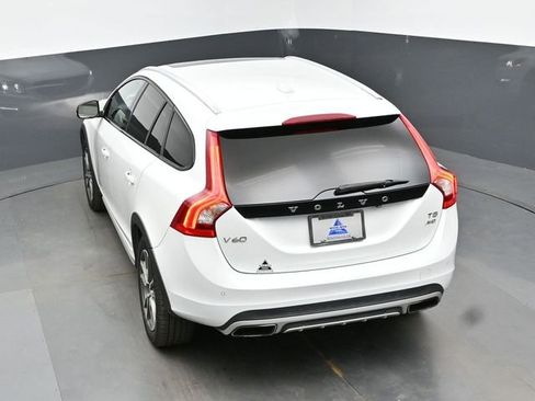 Used 2017 Volvo V60 T5 Cross Country Platinum AWD/4WD image 21