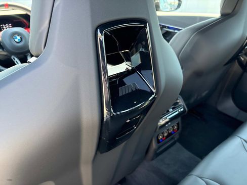 Used 2025 BMW M5 w/ Carbon Package image 18