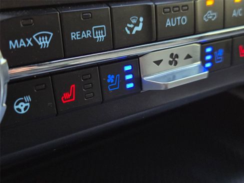 Used 2024 Ford F250 Limited w/ FX4 Off-Road Package AWD/4WD image 22