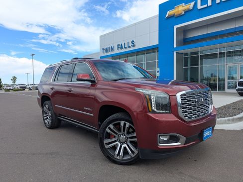 Used 2018 GMC Yukon Denali w/ Denali Ultimate Package AWD/4WD image 1