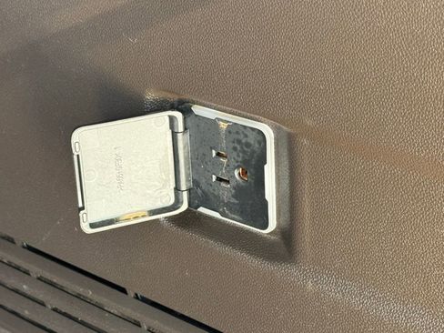 Used 2023 Chevrolet Tahoe LS image 11