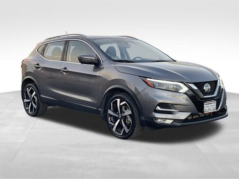Used 2022 Nissan Rogue Sport SL w/ Premium Package image 1