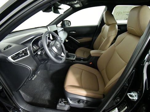 New 2026 Toyota Corolla Cross XLE image 5