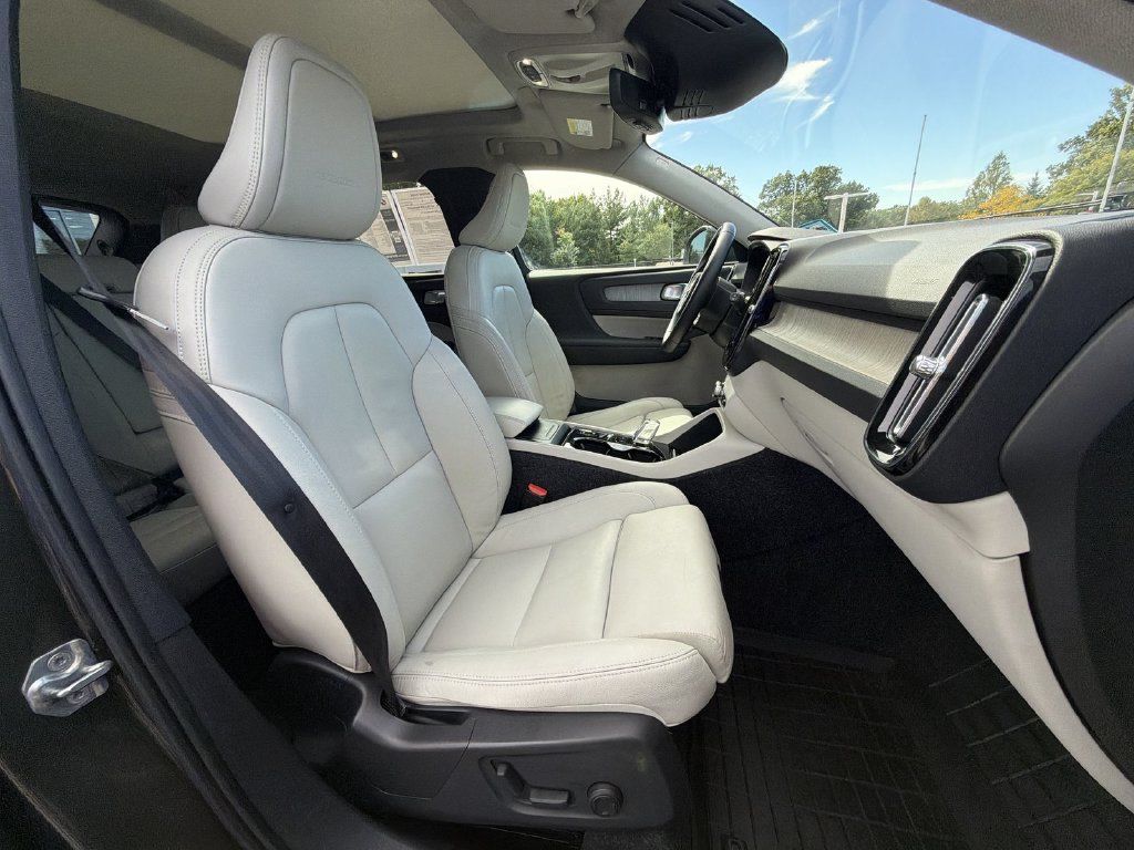 Used 2019 Volvo XC40 T5 Inscription AWD/4WD image 22