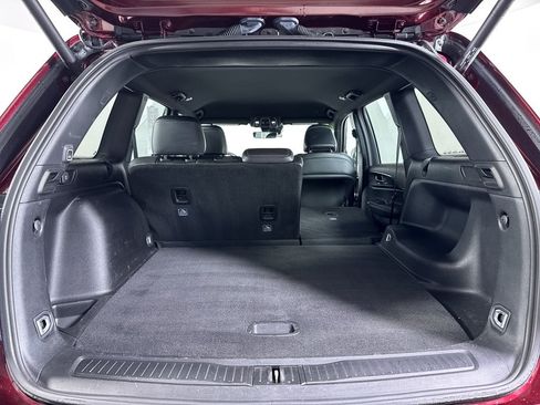 Used 2025 Jeep Grand Cherokee Altitude AWD/4WD image 9