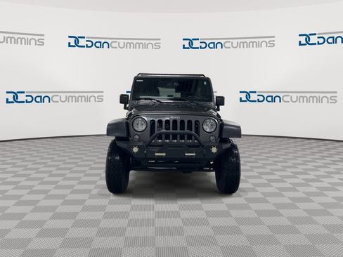 Used 2018 Jeep Wrangler Unlimited Sport S AWD/4WD image 3