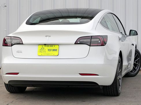 Used 2020 Tesla Model 3 Standard Range Plus image 5