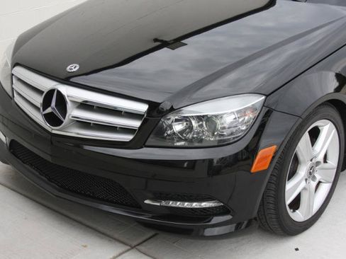 Used 2011 Mercedes-Benz C 300 4MATIC Sedan image 15