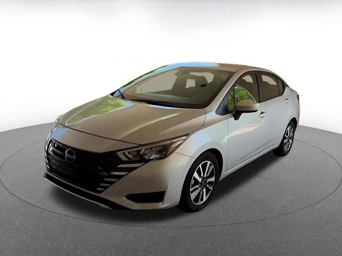 Used 2025 Nissan Versa SV FWD image 4