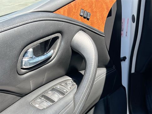 Used 2019 INFINITI QX80 Luxe w/ 22" Wheel Package image 18