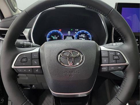 Certified 2026 Toyota Highlander Platinum AWD/4WD image 20