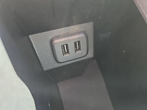 Used 2024 Chevrolet Equinox Premier AWD/4WD image 66