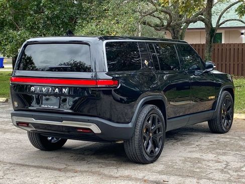 Used 2023 Rivian R1S Adventure image 7