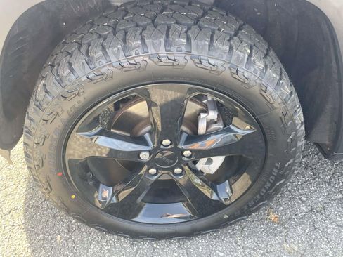 Used 2024 Jeep Grand Cherokee Altitude image 9