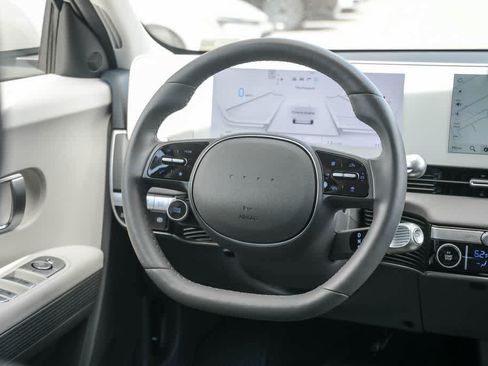 Used 2024 Hyundai Ioniq 5 SEL RWD image 12