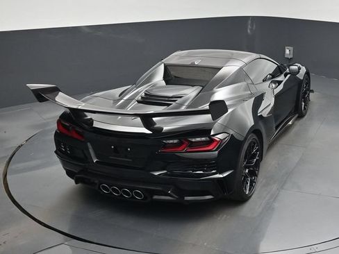Used 2026 Chevrolet Corvette ZR1 w/ ZR1 Carbon Fiber Aero Package RWD image 25