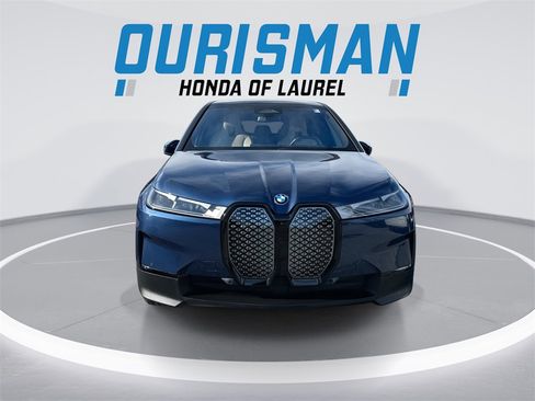 Used 2024 BMW iX xDrive50 w/ Convenience Package image 3