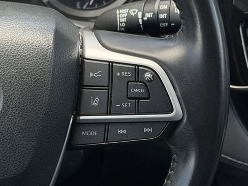 Used 2023 Toyota Highlander XLE FWD image 15