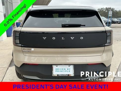 New 2026 Volvo EX30 Cross Country Ultra image 11