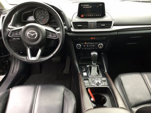 Used 2018 MAZDA MAZDA3 Touring FWD image 18