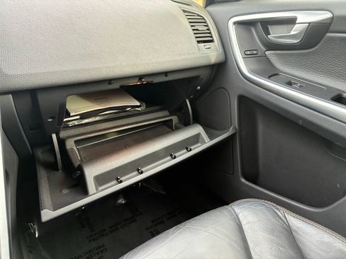 Used 2011 Volvo XC60 3.2 image 33