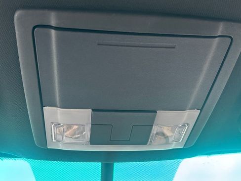 Used 2017 Ford Explorer Limited image 16