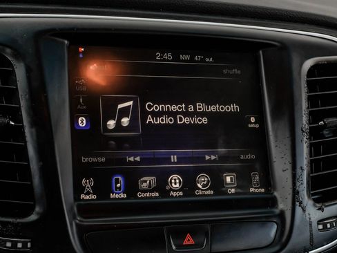 Used 2017 Chrysler 200 Limited Platinum image 36