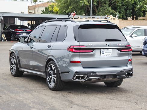 Used 2025 BMW X7 M60i image 4